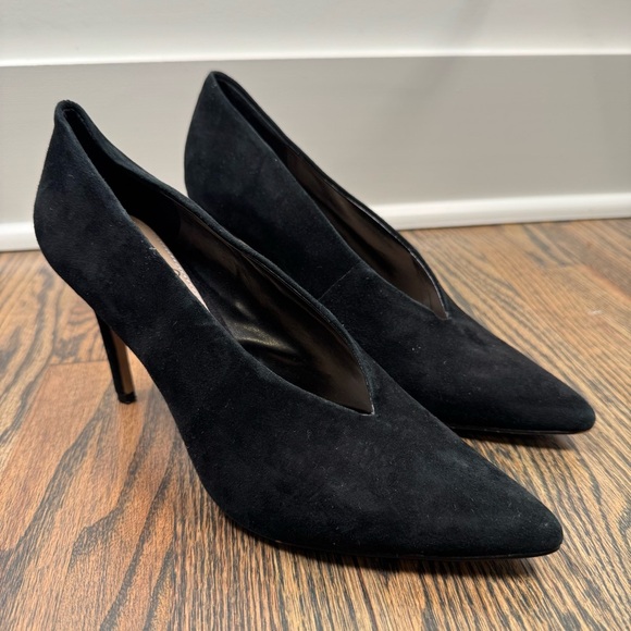 Vince Camuto Ankia Black Suede Pumps size 7 - Picture 1 of 7